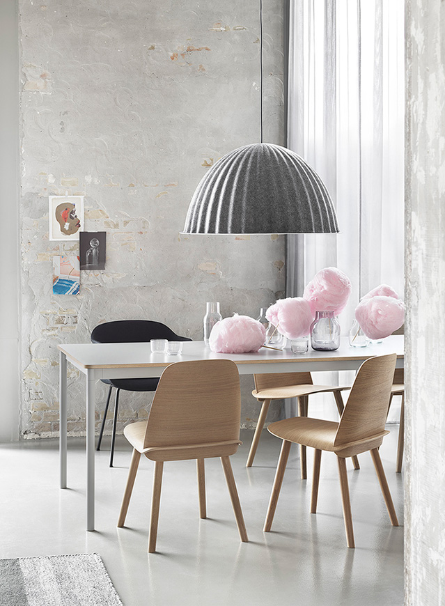Tisch von MUUTO bei DANIA Luxemburg – skandinavisches Design