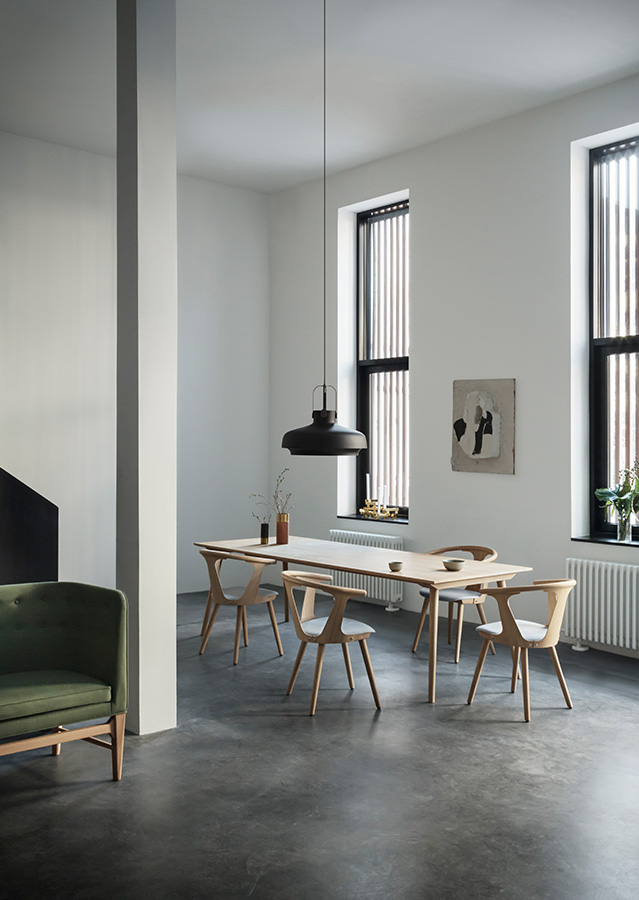 Tisch und Stuhl InBetween von &TRADITION bei DANIA Luxemburg – skandinavisches Design 